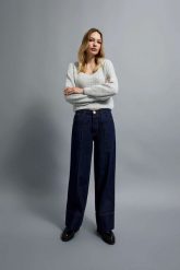 Bawełniane jeansy wide leg granatowe. Jeansy damskie MOODO. W wyprzedaży za 63.99 zł.
