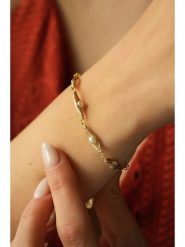 Pierres delicates Bransoletka w kolorze białym z perłami rozmiar: onesize. Białe bransoletki damskie Pierres delicates, z mosiądzu. Za 63.95 zł.