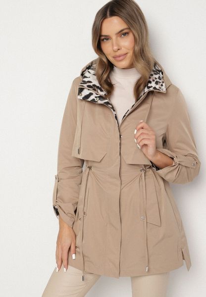 Ciemnobeżowa Kurtka w Stylu Parki z Odpinanym Kapturem i Ozdobną Podszewką Ismerife. Brązowe kurtki damskie Born2be, l, bez wzorów. Za 189.99 zł.