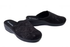 INBLU LV-18 014 czarny, kapcie damskie. Czarne kapcie damskie Inblu, z tkaniny. Za 59.99 zł.