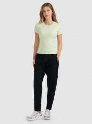 4F Spodnie dresowe damskie - czarne M. Czarne spodnie dresowe damskie 4F, m, bez wzorów, z dresówki. Za 189.99 zł.