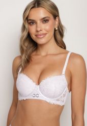 Jasnofioletowy Koronkowy Biustonosz Typu Push Up z Regulowanymi Odpinanymi Ramiączkami Ilathwen. Fioletowe biustonosze Born2be, bez wzorów, z koronki. Za 19.99 zł.