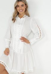 Biała Sukienka Midi ze Stójką Perłowymi Guzikami i Wiązanym Paskiem Fenya. Białe sukienki damskie Born2be, w ażurowe wzory, bez ramiączek. Za 249.99 zł.