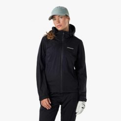 Kurtka przeciwdeszczowa golf damska Swedemount On Course Jacket II wodoodporna. Czarne kurtki damskie SWEDEMOUNT, bez wzorów, z tkaniny, bez kaptura. Za 449.99 zł.