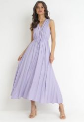 Fioletowa Wiskozowa Sukienka Maxi z Gumką w Pasie i Ozdobnym Dekoltem Nashira. Fioletowe sukienki damskie Born2be, bez wzorów, z wiskozy, bez ramiączek. Za 229.99 zł.