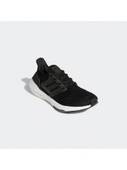 Adidas Buty "Ultraboost 21" w kolorze czarnym do biegania rozmiar: 37 1/3. Czarne obuwie sportowe damskie Adidas, bez zapięcia, do biegania. Za 218.57 zł.