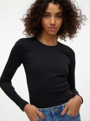 Vero Moda Koszulka w kolorze czarnym rozmiar: L. Czarne bluzki damskie Vero Moda, l, bez wzorów, prążkowane, bez kołnierzyka, bez ramiączek. Za 73.95 zł.