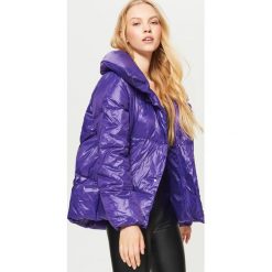 Pikowana kurtka z kołnierzem MIX and MATCH - Fioletowy. Fioletowe kurtki damskie Cropp. W wyprzedaży za 129.99 zł.