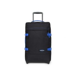 Torba na kółkach Eastpak Tranverz. Niebieskie torby podróżne Eastpak, bez wzorów. Za 624.50 zł.