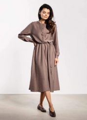 Sukienka rozkloszowana z długim rękawem i paskiem taupe. Sukienki damskie Infinite You, bez wzorów, biznesowe, bez ramiączek. Za 349.00 zł.