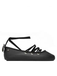 Melissa Baleriny Melissa Beta Ad 38020 Czarny. Czarne balerinki damskie Melissa, bez wzorów, z tworzywa sztucznego. Za 398.99 zł.