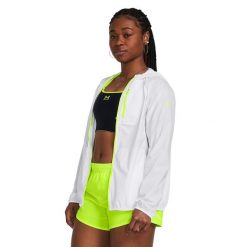 Kurtka do biegania damska Under Armour Phantom Windbreaker. Czarne kurtki damskie Under Armour, l, bez wzorów, bez kaptura. Za 379.99 zł.