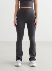 Damskie legginsy rozszerzane wysoki stan squat proof dla niskich Sense szare. Szare legginsy damskie Aim'n, xs, bez wzorów, z elastanu. Za 339.00 zł.