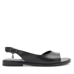 Sandały Lasocki. Czarne sandały damskie Lasocki, bez wzorów, bez obcasa, na płaskiej podeszwie, bez zapięcia. Za 159.99 zł.