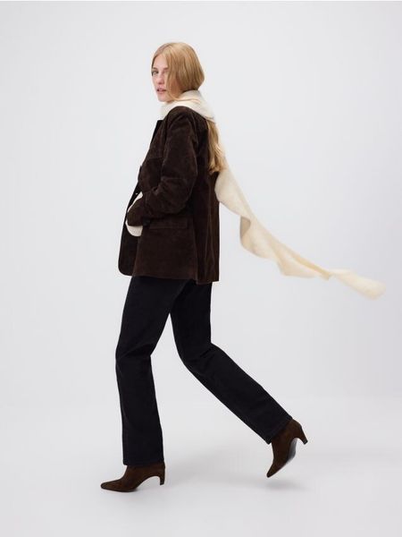 Jeansy straight leg - czarny. Czarne jeansy damskie Reserved. Za 129.99 zł.