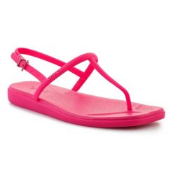 Sandały Crocs Miami Thong Flip 209793-6ZQ różowe. Czerwone sandały damskie bez wzorów, bez obcasa, bez zapięcia. Za 303.63 zł.