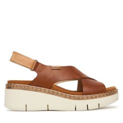 Sandały Pikolinos. Brązowe sandały damskie Pikolinos, bez wzorów, bez obcasa, na koturnie, bez zapięcia. Za 599.99 zł.