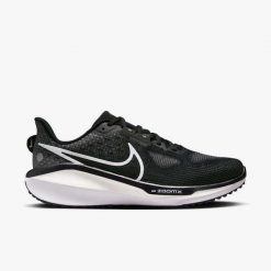 Nike Vomero 17 Black White. Czarne obuwie sportowe damskie Nike, z meshu, bez zapięcia, do biegania. Za 1,009.97 zł.