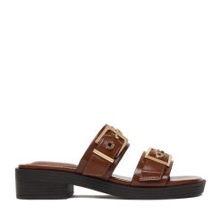 Klapki Beverly Hills Polo Club. Brązowe klapki damskie Beverly Hills Polo Club, bez wzorów, bez obcasa, bez zapięcia. Za 179.99 zł.