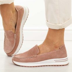 Fango ażurowe skórzane mokasyny damskie Jezzi 9793. Brązowe mokasyny damskie Jezzi, na jesień, z jeansu, z okrągłym noskiem, bez obcasa. Za 239.00 zł.