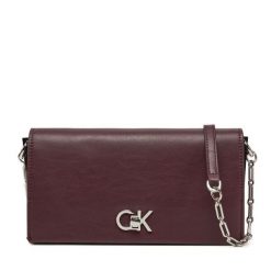 Torebka Calvin Klein. Czerwone torebki wieczorowe damskie Calvin Klein, bez wzorów, bez dodatków. Za 369.99 zł.