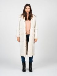 Guess Płaszcz Futrzany | W1BL54WE310 | Kobieta | Biały. Białe płaszcze damskie Guess, s, z aplikacjami, z futra, bez kaptura. W wyprzedaży za 789.00 zł.