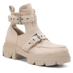 Botki DeeZee. Brązowe botki damskie DeeZee, bez obcasa, na płaskiej podeszwie, bez zapięcia. Za 84.99 zł.