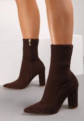 Brązowe Botki Helis. Brązowe botki damskie Renee, ze szpiczastym noskiem, za kostkę, bez obcasa, na obcasie, bez zapięcia. Za 139.99 zł.