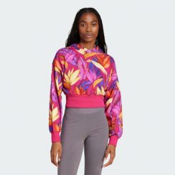 Bluza z kapturem adidas x FARM. Czerwone bluzy damskie Adidas, m, bez wzorów, z kapturem. Za 247.99 zł.