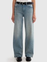 Jeansy damskie z szeroką nogawką z kolekcji Authentic niebieskie Atrea 130. Niebieskie jeansy damskie Big Star. W wyprzedaży za 299.99 zł.