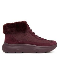 Trzewiki Skechers. Czerwone botki damskie Skechers, bez obcasa, na płaskiej podeszwie, bez zapięcia. Za 359.99 zł.