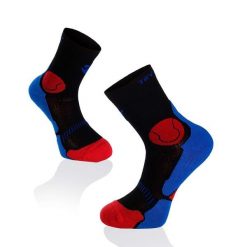 Skarpety tenisowe Fusion w kolorze czarno-czerwono-niebieskim. Czarne skarpetki damskie TRY TO FLY, bez wzorów. W wyprzedaży za 58.09 zł.