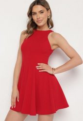 Czerwona Rozkloszowana Sukienka z Wiskozą Milenissa. Czerwone sukienki damskie Born2be, bez wzorów, z wiskozy, eleganckie, bez ramiączek. W wyprzedaży za 127.49 zł.