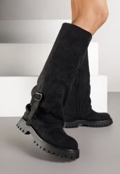 Czarne Kozaki Ozdobione Klamrą i Wywiniętą Cholewką Laticea. Czarne kozaki damskie Renee, z jeansu, bez obcasa, na płaskiej podeszwie, bez zapięcia. Za 179.99 zł.