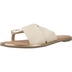 Sandały GIOSEPPO WHATELY Beżowy. Brązowe sandały damskie Gioseppo, bez wzorów, ze skóry, bez obcasa, bez zapięcia. Za 179.00 zł.