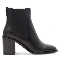 Botki GINO ROSSI. Czarne botki damskie Gino Rossi, bez obcasa, na słupku, bez zapięcia. Za 399.99 zł.