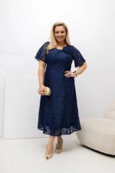 Granatowa sukienka Doris Koronka MIDI rozkloszowana koronkowa na podszewce PLUS SIZE XXL OVERSIZE WIOSNA. Niebieskie sukienki damskie Moda Size Plus Iwanek, bez wzorów, z bawełny, eleganckie, bez ramiączek. Za 359.90 zł.
