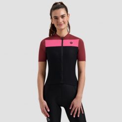 Koszulka rowerowa damska Rogelli Core Block. Czarne koszulki damskie Rogelli, xl, bez wzorów, bez kołnierzyka, bez ramiączek. W wyprzedaży za 167.00 zł.