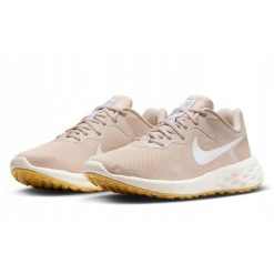 Buty do Biegania damskie Nike Revolution 6 NN. Czerwone obuwie sportowe damskie Nike, bez zapięcia, do biegania, Nike Revolution. Za 228.80 zł.