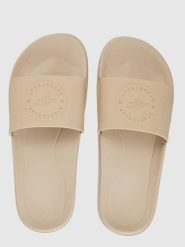 Klapki damskie 4F 4FRSS26FSLIF061. Brązowe klapki damskie 4F, bez wzorów, z gumy, bez obcasa, bez zapięcia. Za 59.99 zł.