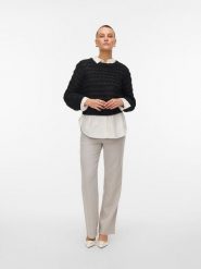 Vero Moda Sweter w kolorze czarnym rozmiar: M. Czarne swetry klasyczne damskie Vero Moda, m, z materiału, bez kołnierzyka. Za 86.99 zł.