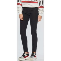Jeansy SLIM - Czarny. Czarne jeansy damskie Cropp. Za 119.99 zł.