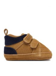 Guess Niechodki CEO-CM251231-1 Brązowy jasny. Brązowe buty sportowe chłopięce Guess, ze skóry, bez zapięcia. Za 99.99 zł.