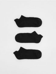 Skarpetki 3 pack - czarny. Czarne skarpetki damskie Reserved, bez wzorów. Za 39.99 zł.