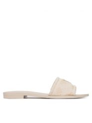 Guess Klapki FLJELS FAL03 Kremowy. Białe klapki damskie Guess, z aplikacjami, z materiału, bez obcasa, bez zapięcia. Za 329.99 zł.