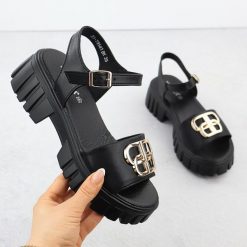 Skórzane sandały damskie na klocku czarne Vinceza 79541. Czarne sandały damskie VINCEZA, bez wzorów, ze skóry, bez obcasa, bez zapięcia. Za 125.99 zł.