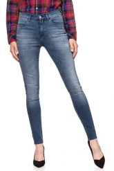 WRANGLER HIGH RISE SKINNY VINTAGE BLUE W27HX785R 112128146. Niebieskie rurki damskie Wrangler, bez wzorów, z jeansu, z podwyższonym stanem. W wyprzedaży za 89.99 zł.