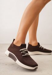 Brązowe Sneakersy z Elastyczną Cholewką na Podeszwie z Tłoczeniami Adrapheia. Brązowe obuwie sportowe damskie Born2be, z materiału, bez zapięcia. Za 79.99 zł.