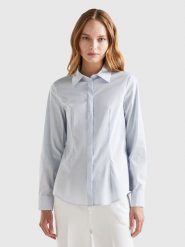 Benetton Koszula w kolorze błękitnym rozmiar: XL. Niebieskie koszule damskie Benetton, xl, bez wzorów, bez kołnierzyka, bez ramiączek. Za 57.06 zł.