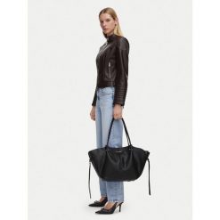 Torebka KARL LAGERFELD. Czarne shopper bag KARL LAGERFELD, bez wzorów, bez dodatków. Za 849.99 zł.